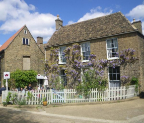 Peacocks Tearoom and Fine B&B